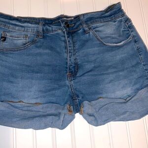 Kancan cuffed jean shorts size 13